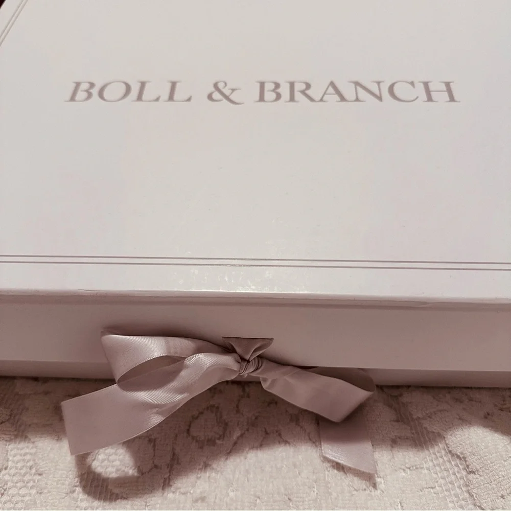 Boll & Branch | Sheet Set | Signature Hemmed Sheet Set in Twin Size